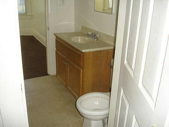 3rd image of 891 N Gordon St