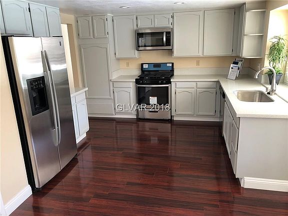 5th image of 8421 Airmont Ct