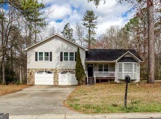 563 Presidential Dr, Dallas, GA 30157