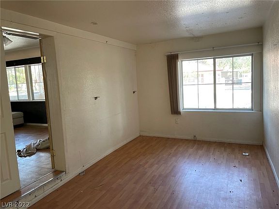 4th image of 1610 Curtis Dr