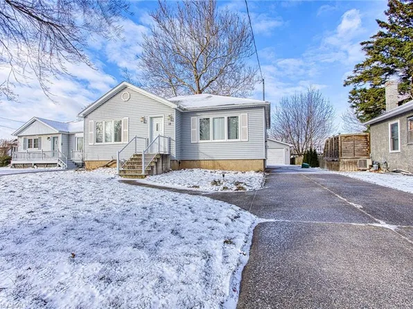 18 Bonavem Dr, Saint Catharines, ON L2N 1X8