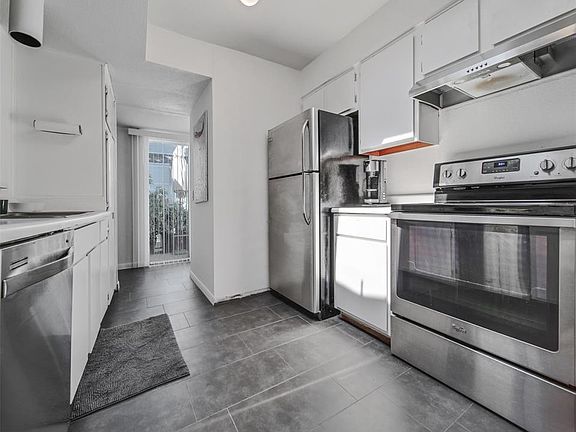 4th image of 9809 Richmond Ave Unit D7