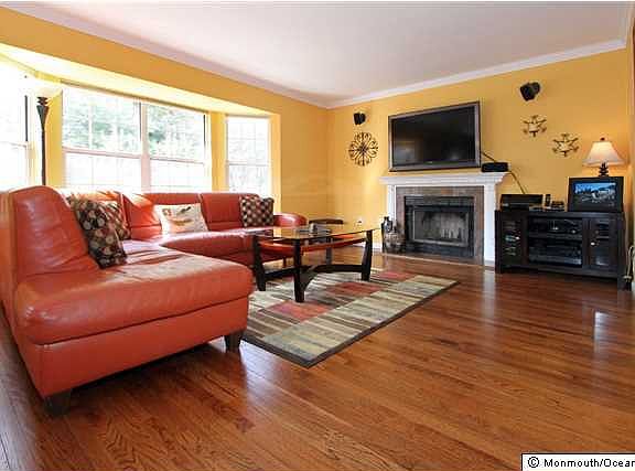 3rd image of 13 Neville Drive