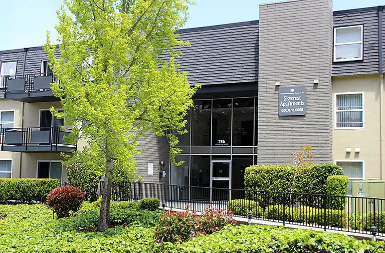 Skycrest Apartments — Photo 1