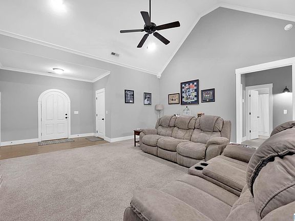 5th image of 1096 Garnet Dr