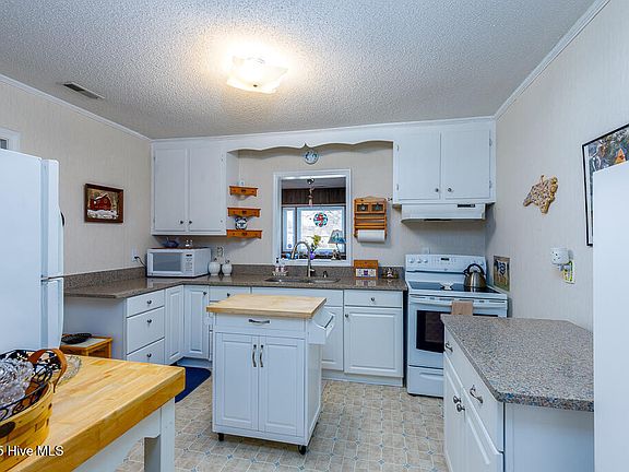 3rd image of 2412 Elizabeth Avenue