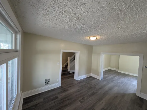 128 Charles St, Mount Oliver, PA 15210