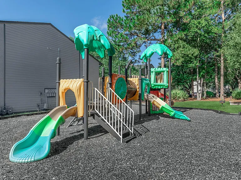 Treetop Apartments — Photo 7