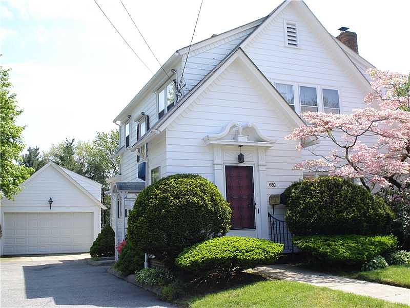 652 Church Ave, Warwick, RI 02889 Zillow