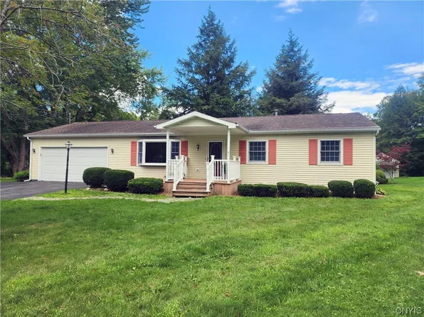 3 Edgewood Ct, Baldwinsville, NY 13027