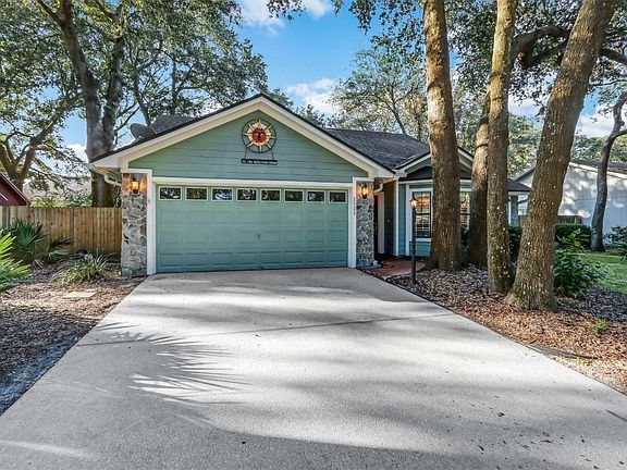 3rd image of 2525 Pirates Bay Dr