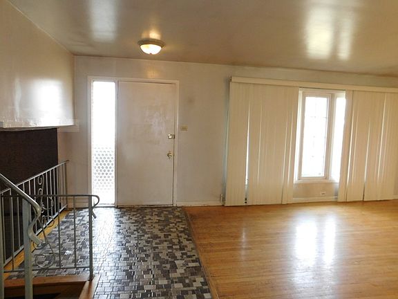 3rd image of 10527 S Vicky Ln