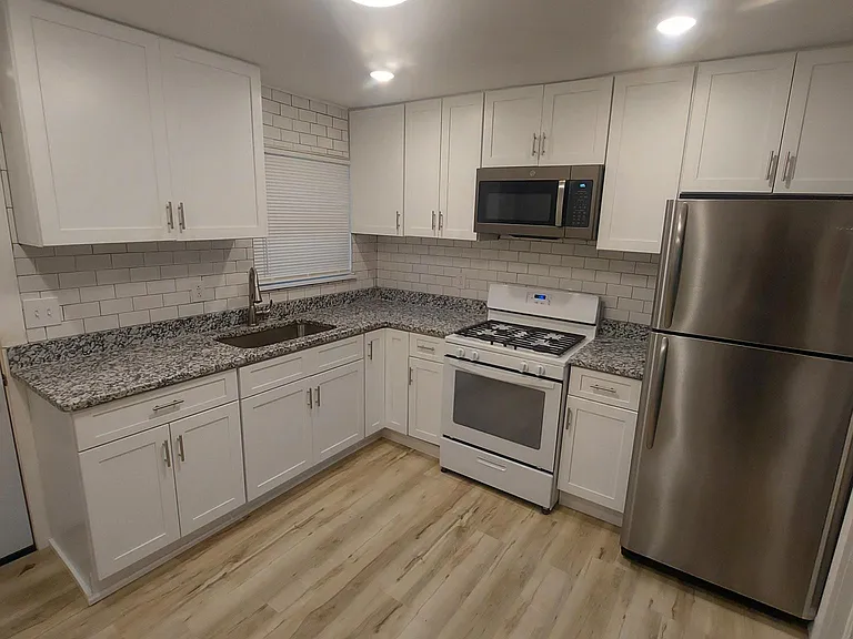 1591 Carlisle St NW — Photo 3