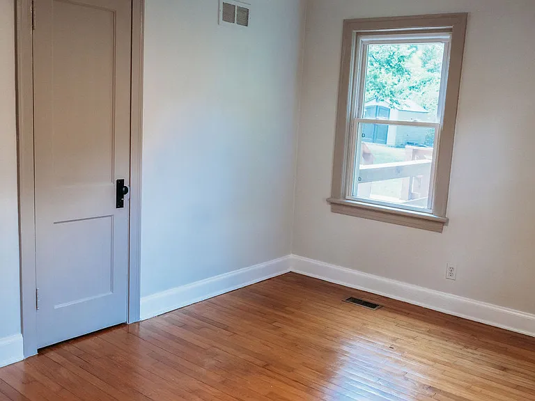 300 Osborne Dr — Photo 32