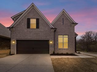 7401 Lost Grove Ln, Cordova, TN 38016