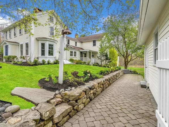 34 Everett St, Natick, MA 01760