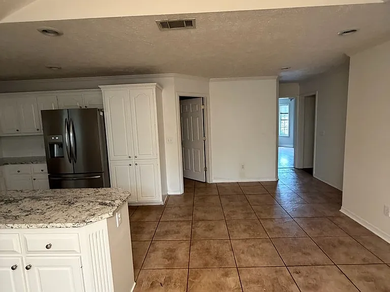 89 Sir Henry Dr — Photo 24