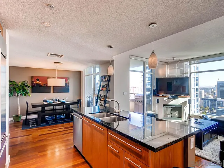 1205 Pacific Hwy #2504 — Photo 1