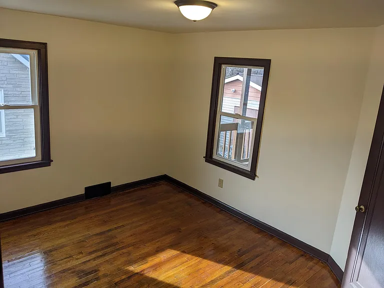 4329 Brooke St — Photo 12