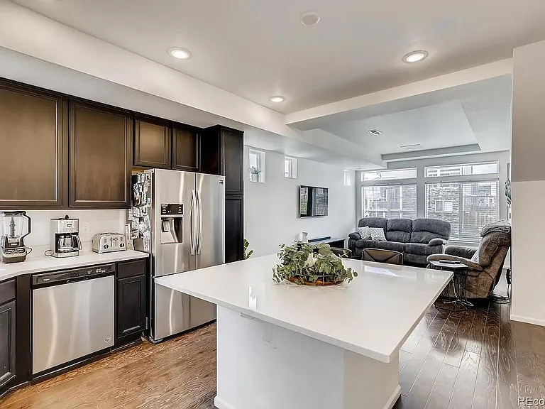 241 S Oak Hill St — Photo 8