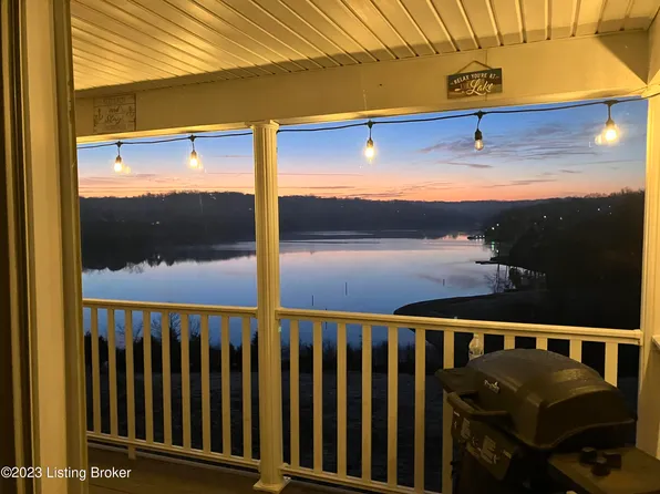 82 Lookout Dr, Brandenburg, KY 40108