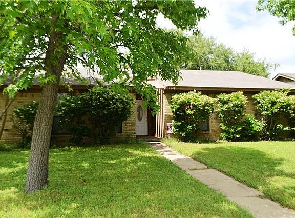 3rd image of 1641 Clarendon Dr