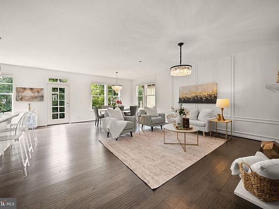 3rd image of 24921 Balmoral Glen Ct