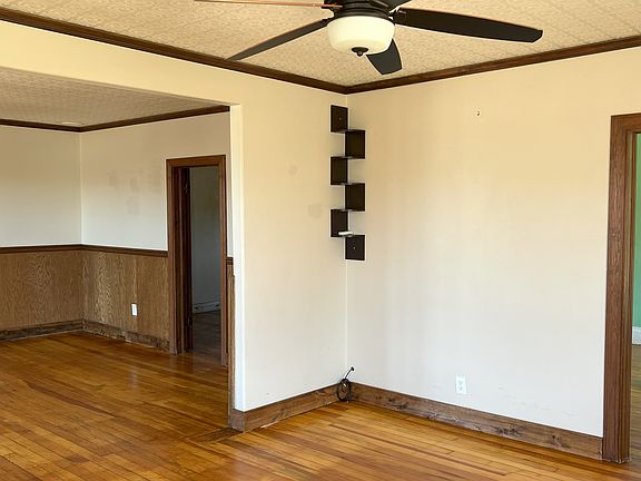 5th image of 423 Buck St