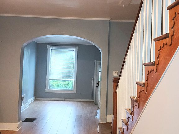 3rd image of 3130 Stafford St