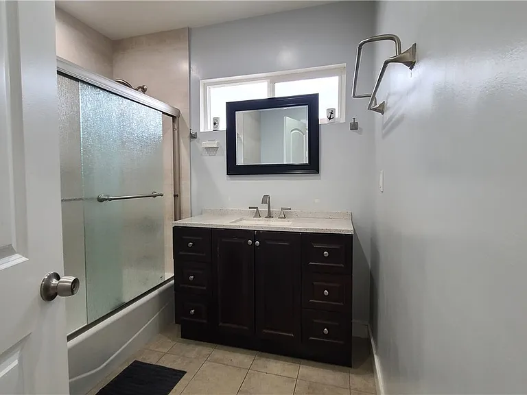 2431 N Lamer St — Photo 12