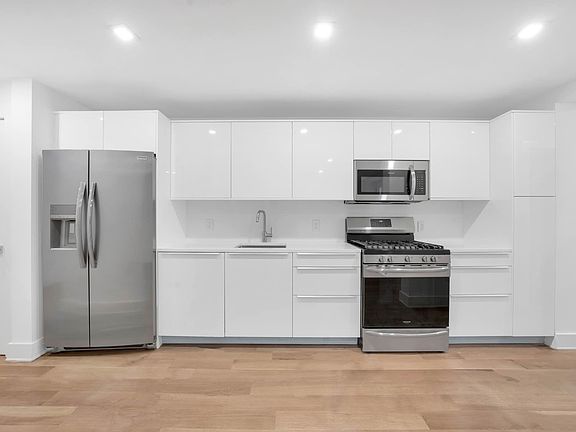 4th image of 392 Stuyvesant Ave