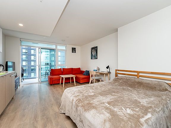 3rd image of 308 Alderson Ave #1705