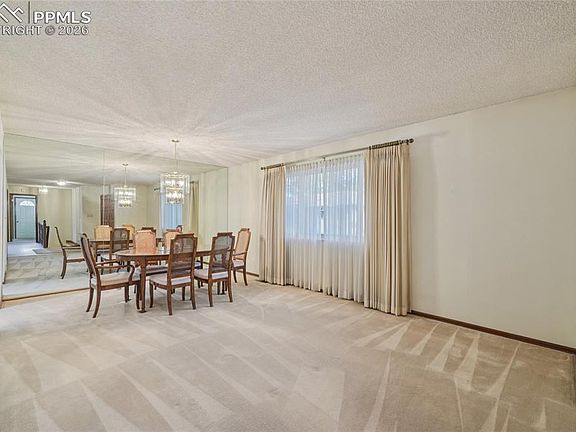 5th image of 4759 Vista View Ct