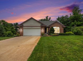 6894 Pinebluff Ct SW, Byron Center, MI 49315