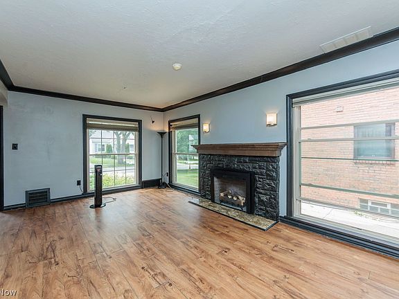 3rd image of 6606 Laverne Ave