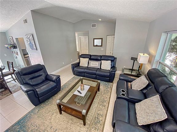 5th image of 3660 Montclair Dr