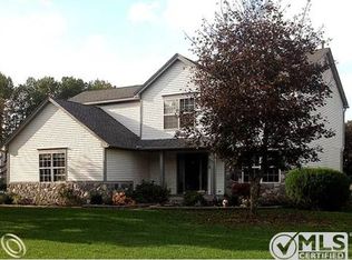 506 River Ridge Dr, Waterford, MI 48327