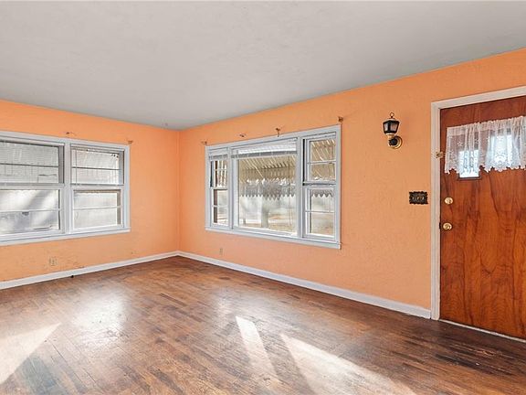 5th image of 12615 Brooklyn Ave