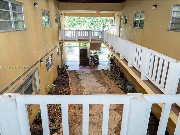 2nd image of 5140 SW 40th Ave APT 23C