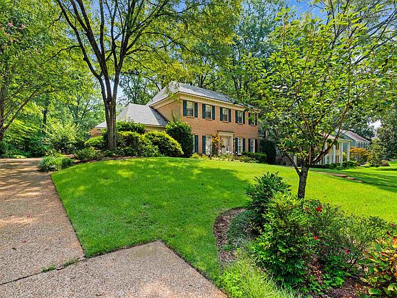 3rd image of 2784 Fox Creek Dr