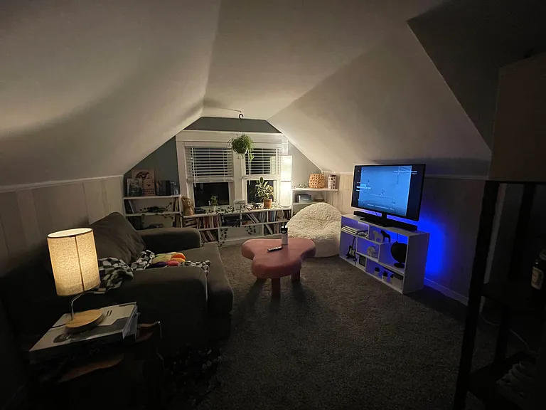 223 Parkwood Ave #2 — Photo 4