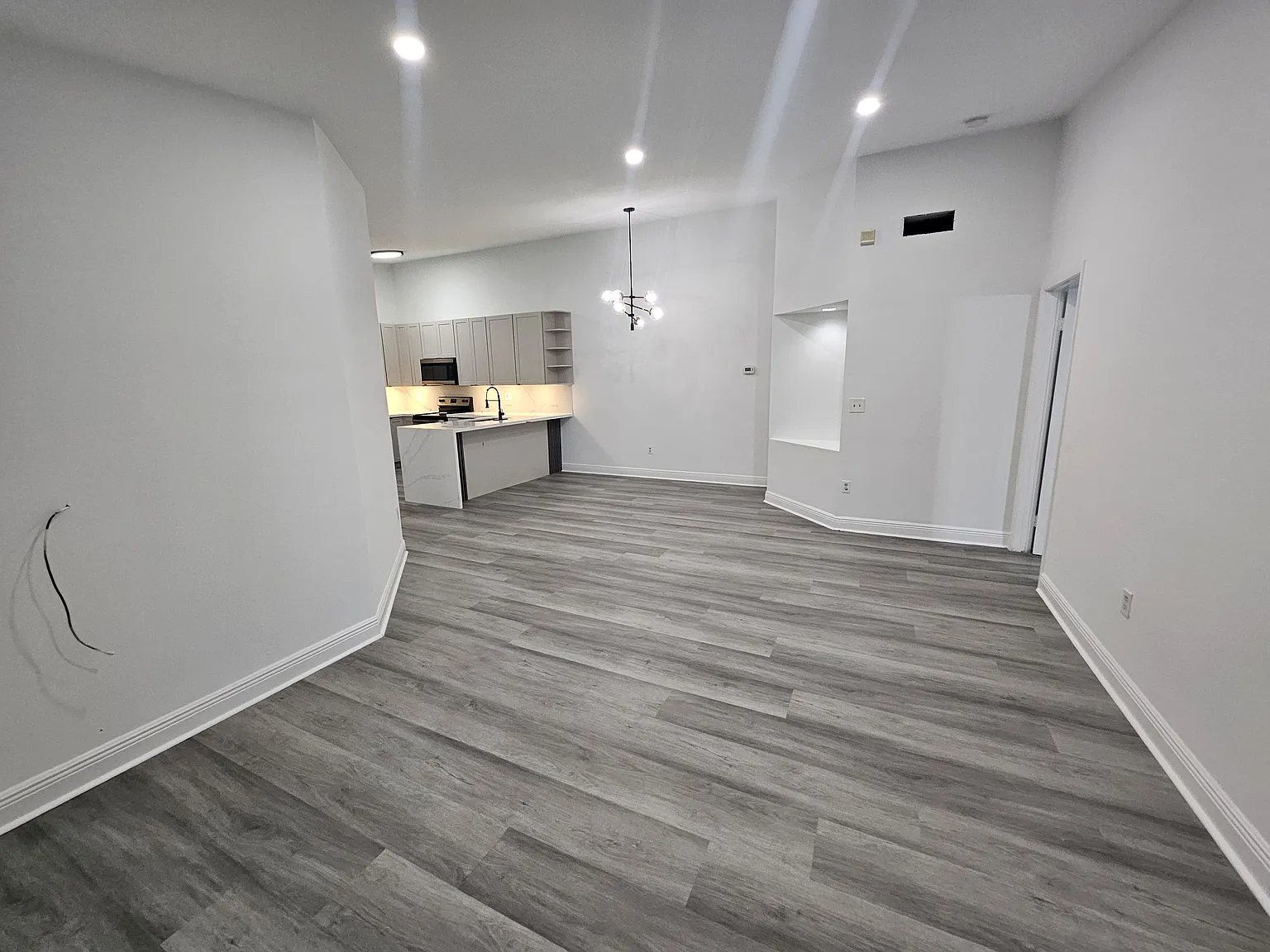 2 bed, 926 sqft, $2,790 — Photo 3