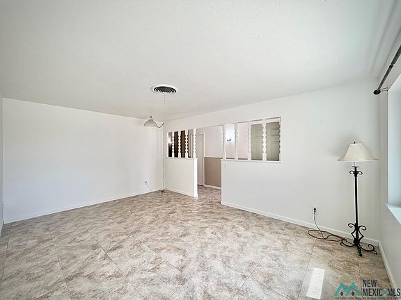 3rd image of 820 W Copper Ave