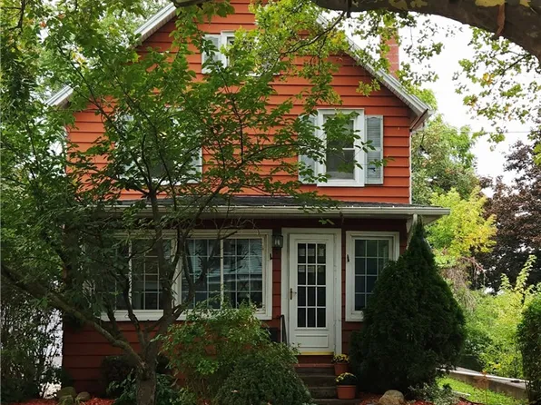 154 W Gibson St, Canandaigua, NY 14424