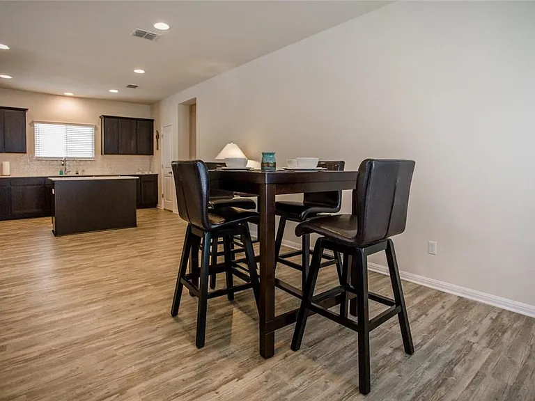 242 Mossycup Dr — Photo 7