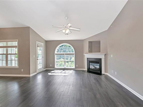 2nd image of 4703 Pennoak Ln #K