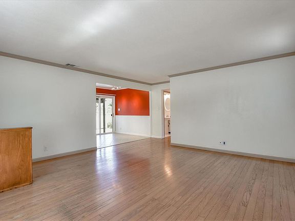 4th image of 5184 Amelia Dr