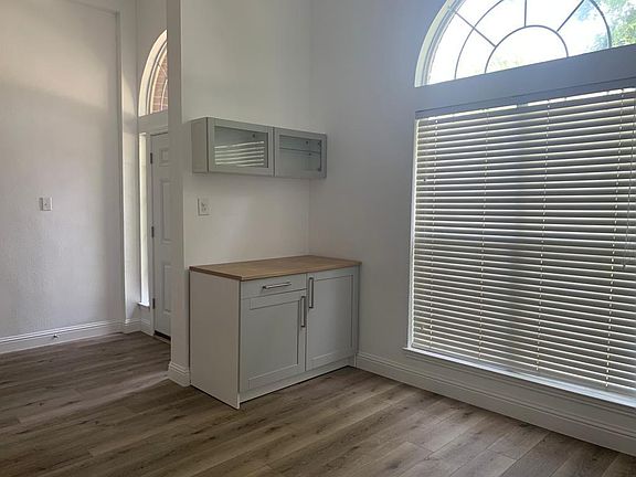 5th image of 9729 Beck Dr