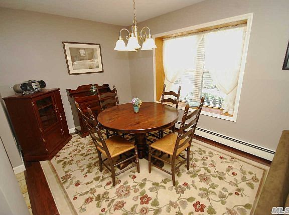 4th image of 74 Greenmeadow Ct
