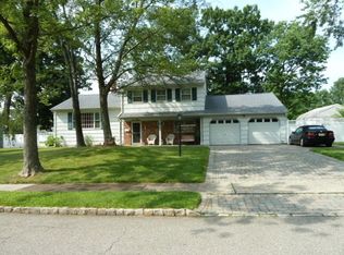33 New England Dr, Lake Hiawatha, NJ 07034